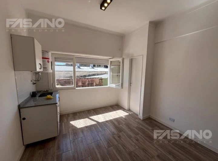 MONOAMBIENTE EN ALQUILER, APTO PROFESIONAL, CENTRO , VILLA BALLESTER. 3