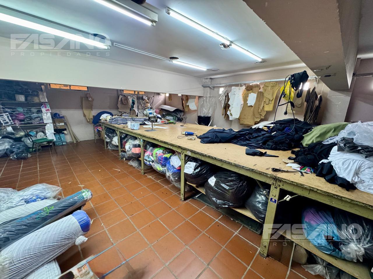 Depósito / Local 120m² c / Baño en Villa Lynch Ideal Logística, Local comercial.