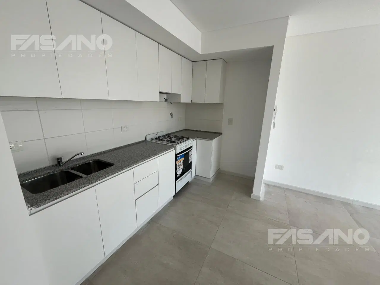 DEPARTAMENTO C/ COCHERA EN ALQUILER - CHILAVERT 4