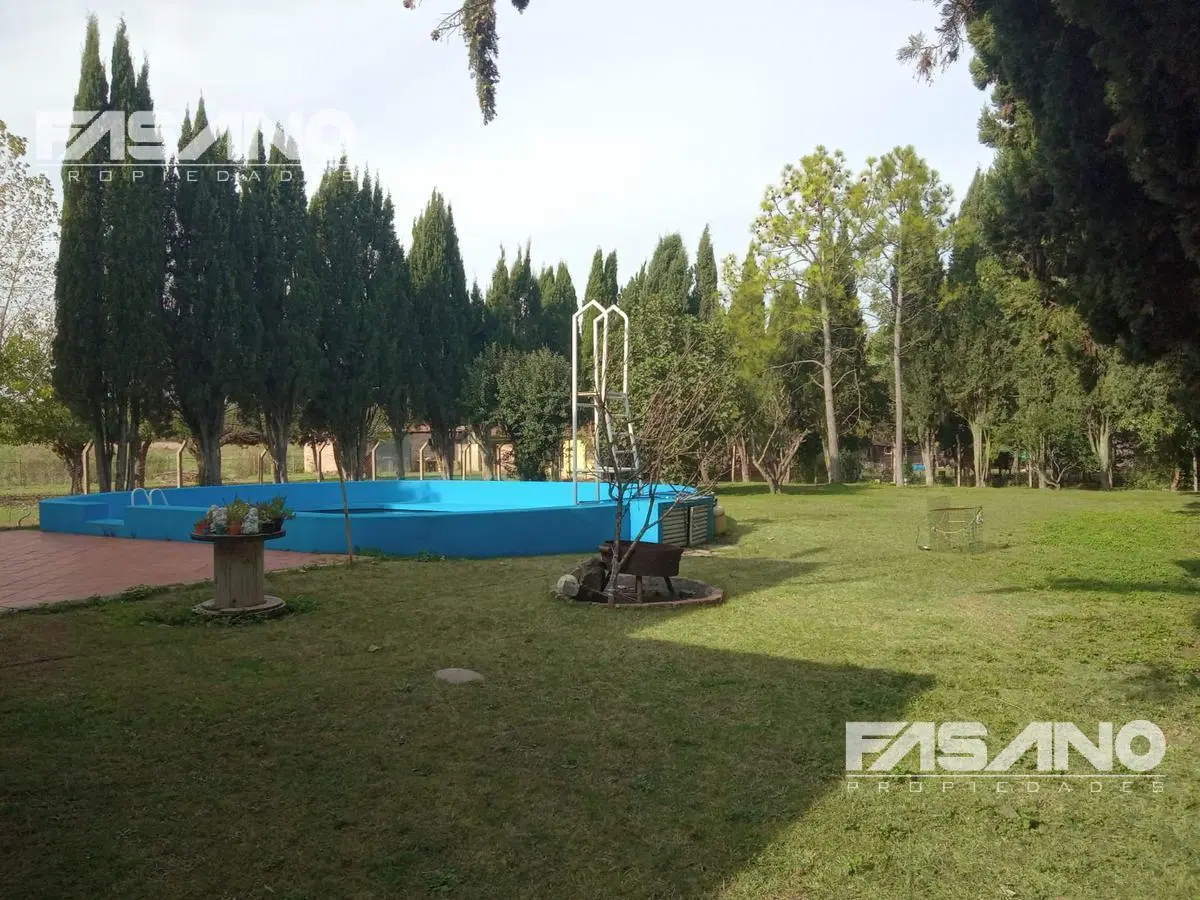 Casa de 2 Plantas con Jacuzzi y Amplio Terreno – Ideal Vivienda o Inversión en Otamendi. 5