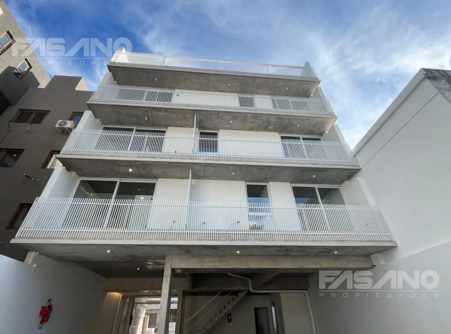 DEPARTAMENTO MONOAMBIENTE A ESTRENAR EN VENTA - BALLESTER CENTRO 4