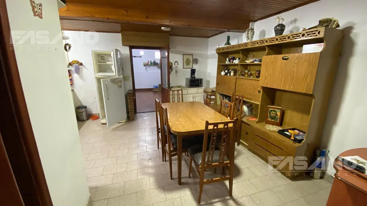 CHALET DE 4 AMBIENTES EN ESQUINA SOBRE LOTE PROPIO EN PUNTA MOGOTES 8