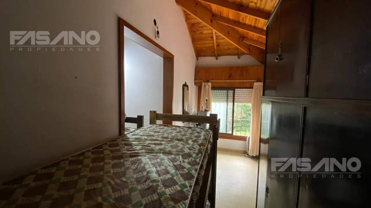 CHALET DE 4 AMBIENTES EN ESQUINA SOBRE LOTE PROPIO EN PUNTA MOGOTES 2