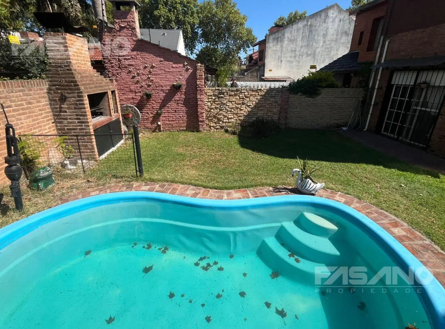 CASA DE DOS PLANTAS CON JARDIN EN VENTA - BOULOGNE SUR MER 3