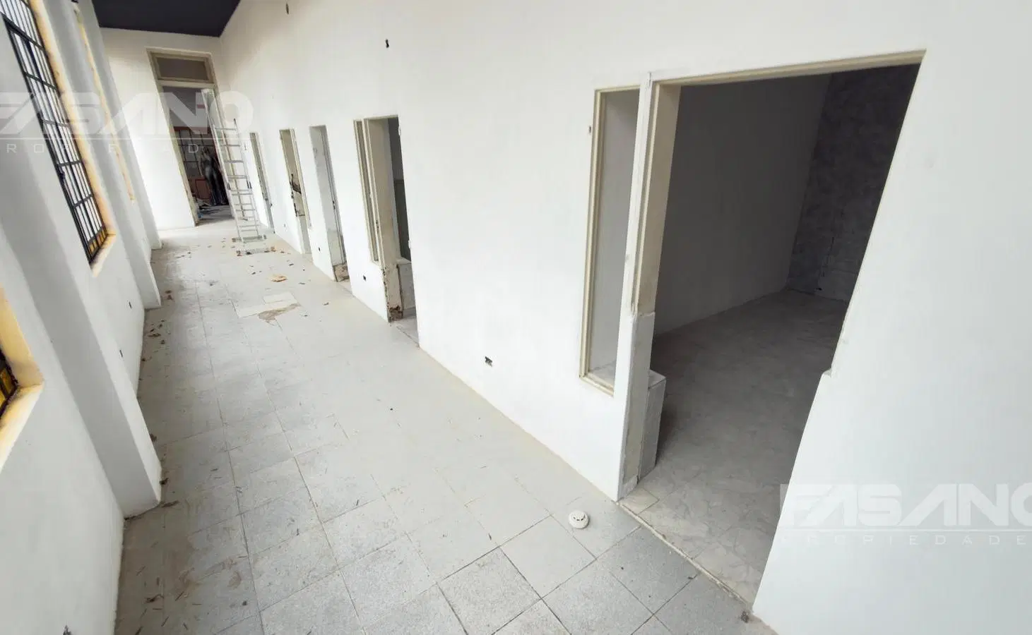 ALQUILER – IMPORTANTE PROPIEDAD COMERCIAL / PROFESIONAL EN SAN ANDRÉS (SAN MARTÍN) 3