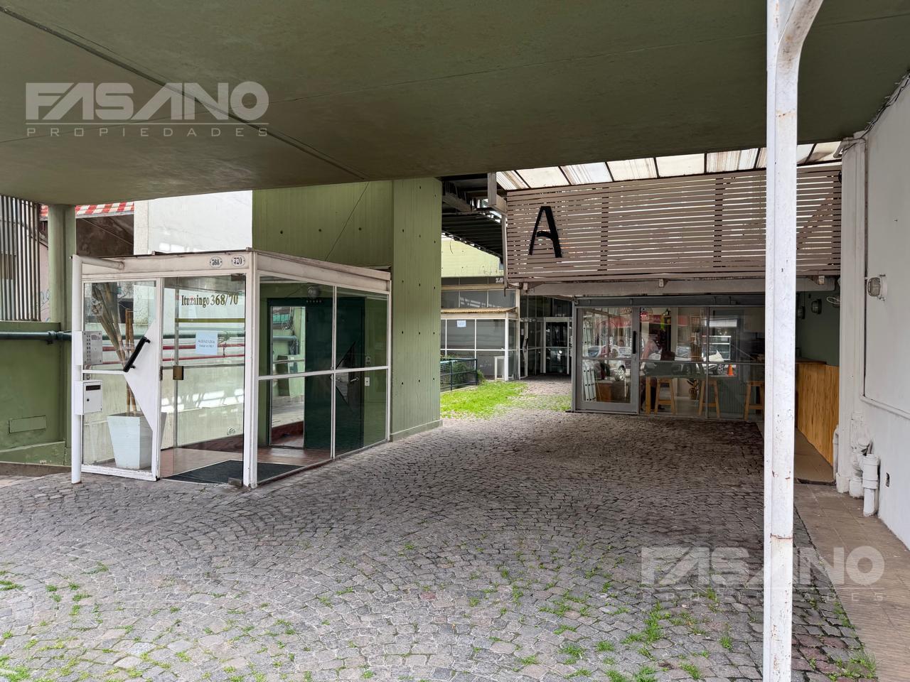 Foto de LOCAL | A MTS DE TRIBUNALES | SAN ISIDRO, imagen 1