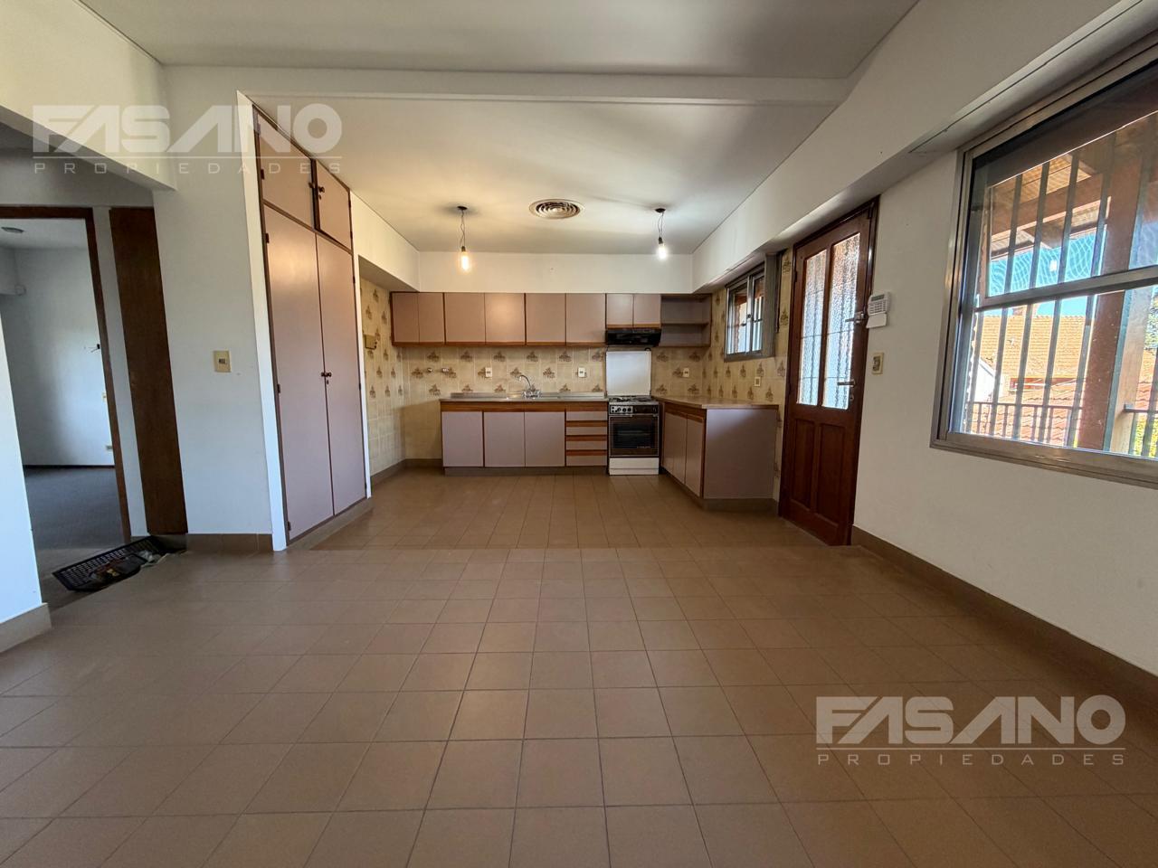Foto de CASA | BLOCK 2 PH AMPLIO LOTE | JOSE LEON SUAREZ, imagen 2