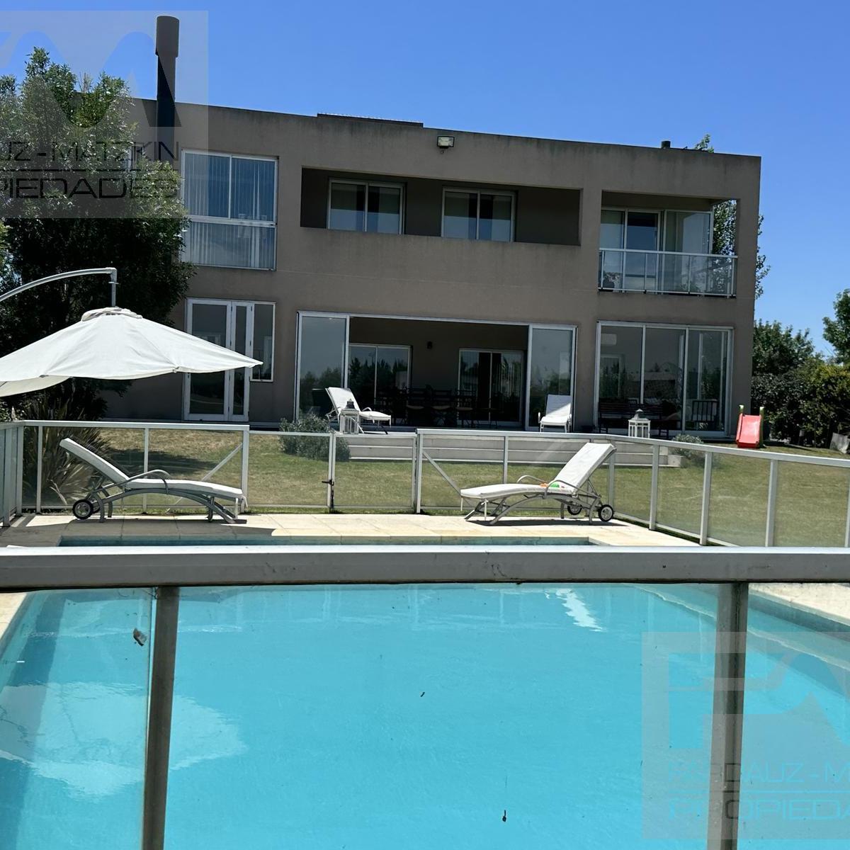 Casa en  venta en country Terravista con fondo a lago
