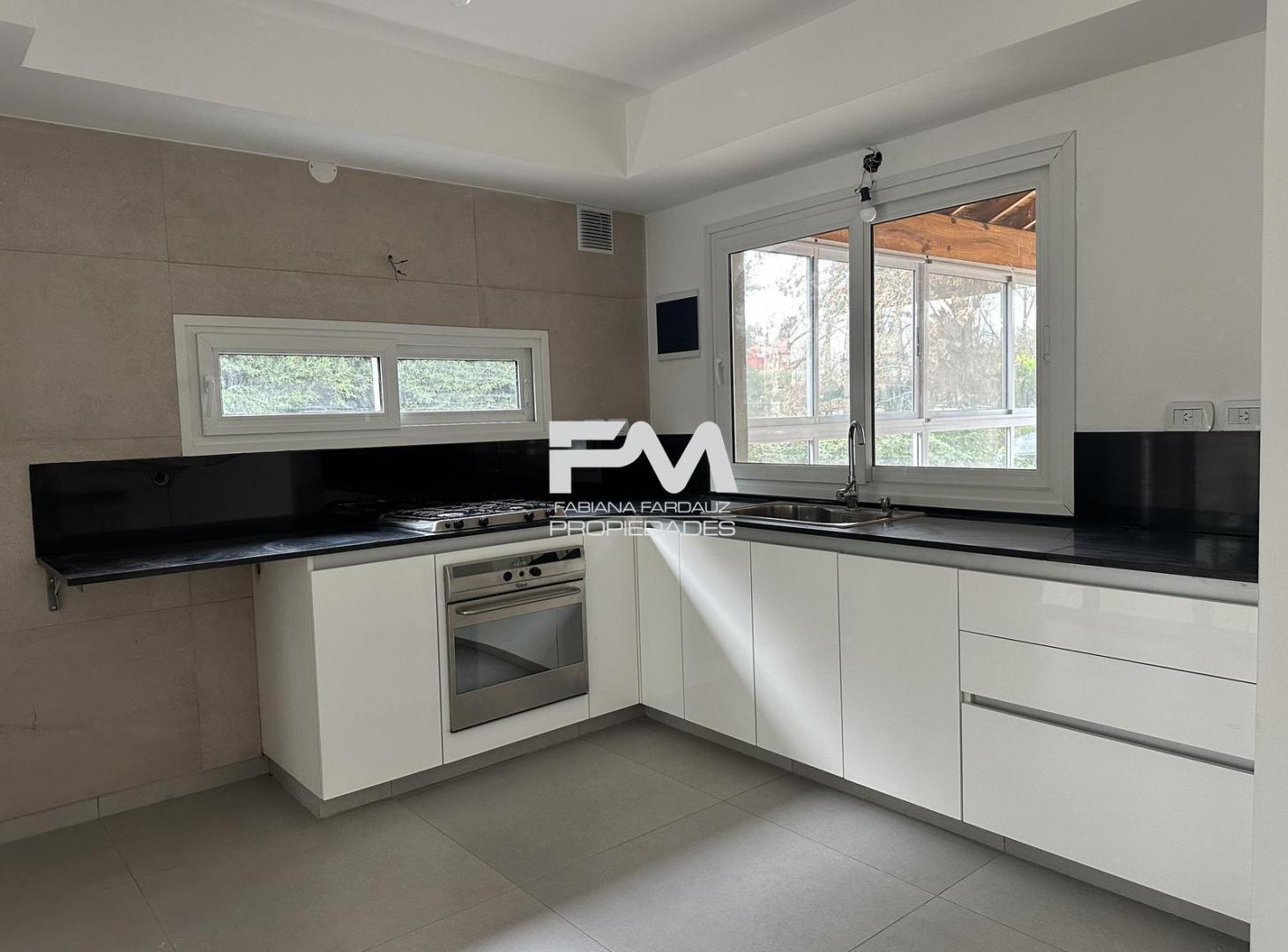 Foto de Casa en venta Country Banco Provincia, imagen 1
