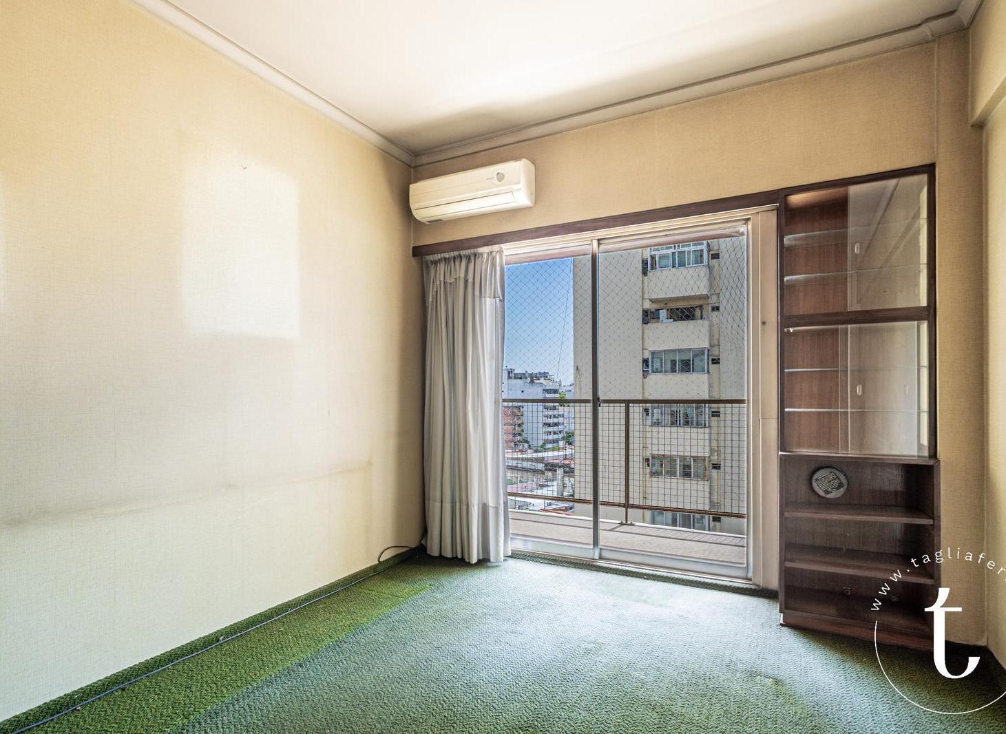 Semipiso tres Ambientes con Balcón. Excelente plano y potencial.