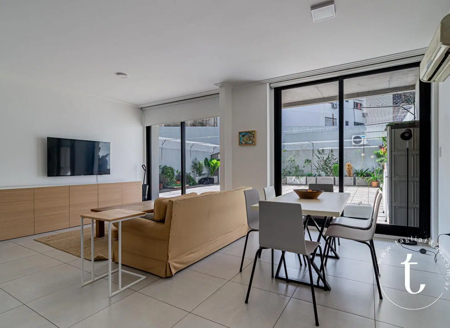 Único! Muy amplio. Con terraza y dos cocheras. Full Amenities 2