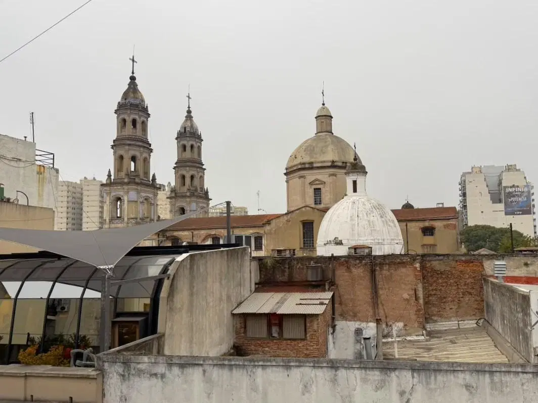 Excelente propiedad con Terraza para Estudio/Comercio 8