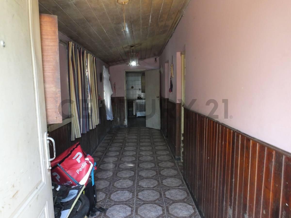 Venta de Lote con Casa a Refaccionar 4
