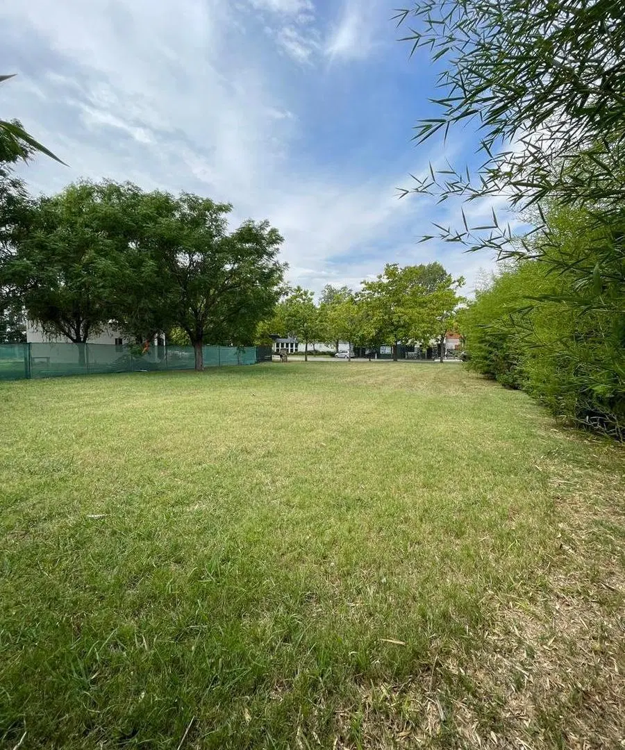 Lote de 1.084 m² en Haras del Sur I 4