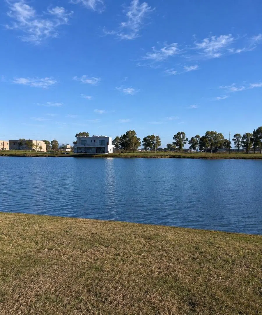 Lote Fondo a Laguna en Fincas de San Vicente I 728m² 2
