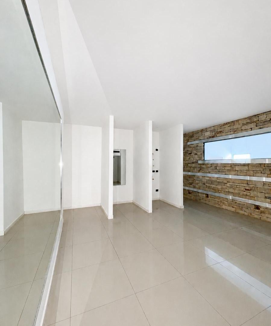 Foto de Local 140 m² Apto Gastronómico en Hudson – Excelente Ubicación, imagen 2
