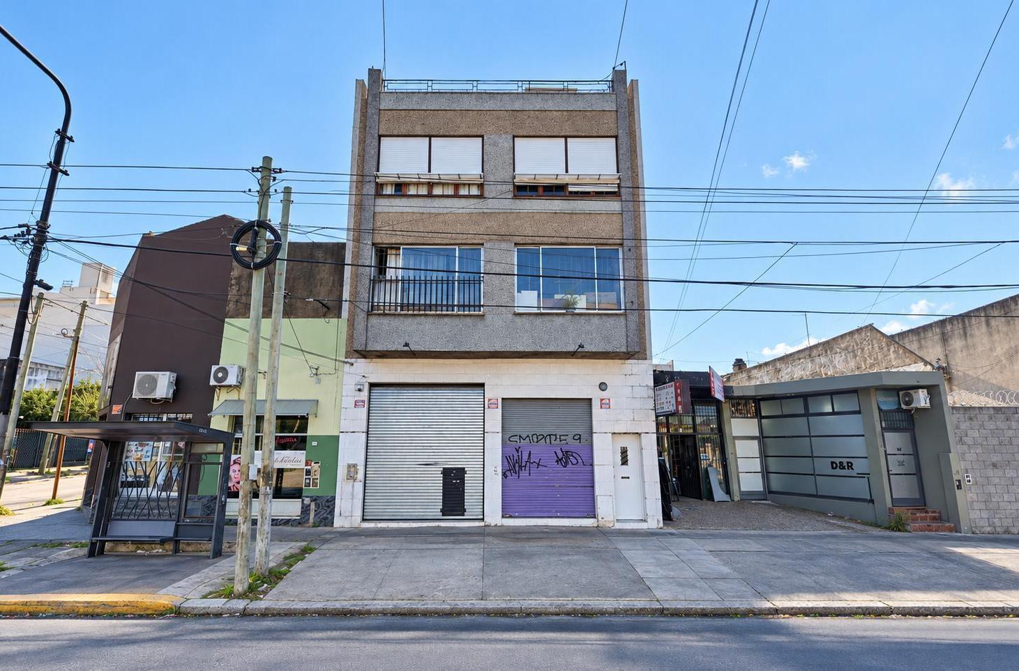 Foto de Edificio en Venta en Quilmes – 600 m² con Local Comercial y Viviendas, imagen 4
