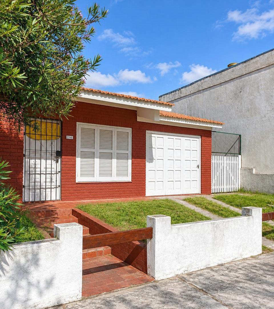 Foto de Casa en Venta en Las Toninas a 2 Cuadras del Mar con Cochera y Patio, imagen 1