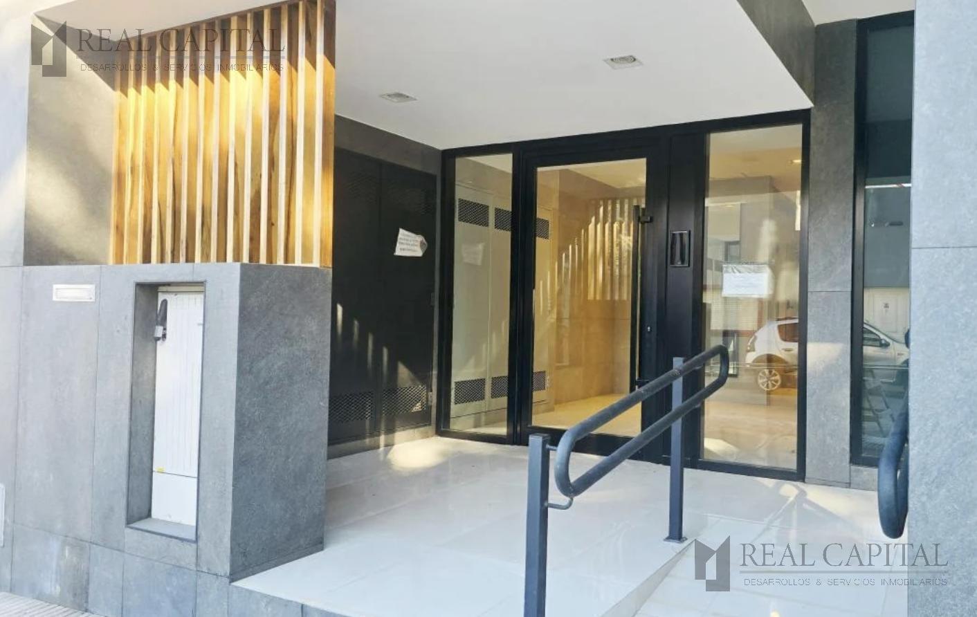 Venta 2 Ambientes en Esquina Frente a Plaza | Balcón, Vista Abierta y Amenities | Saavedra