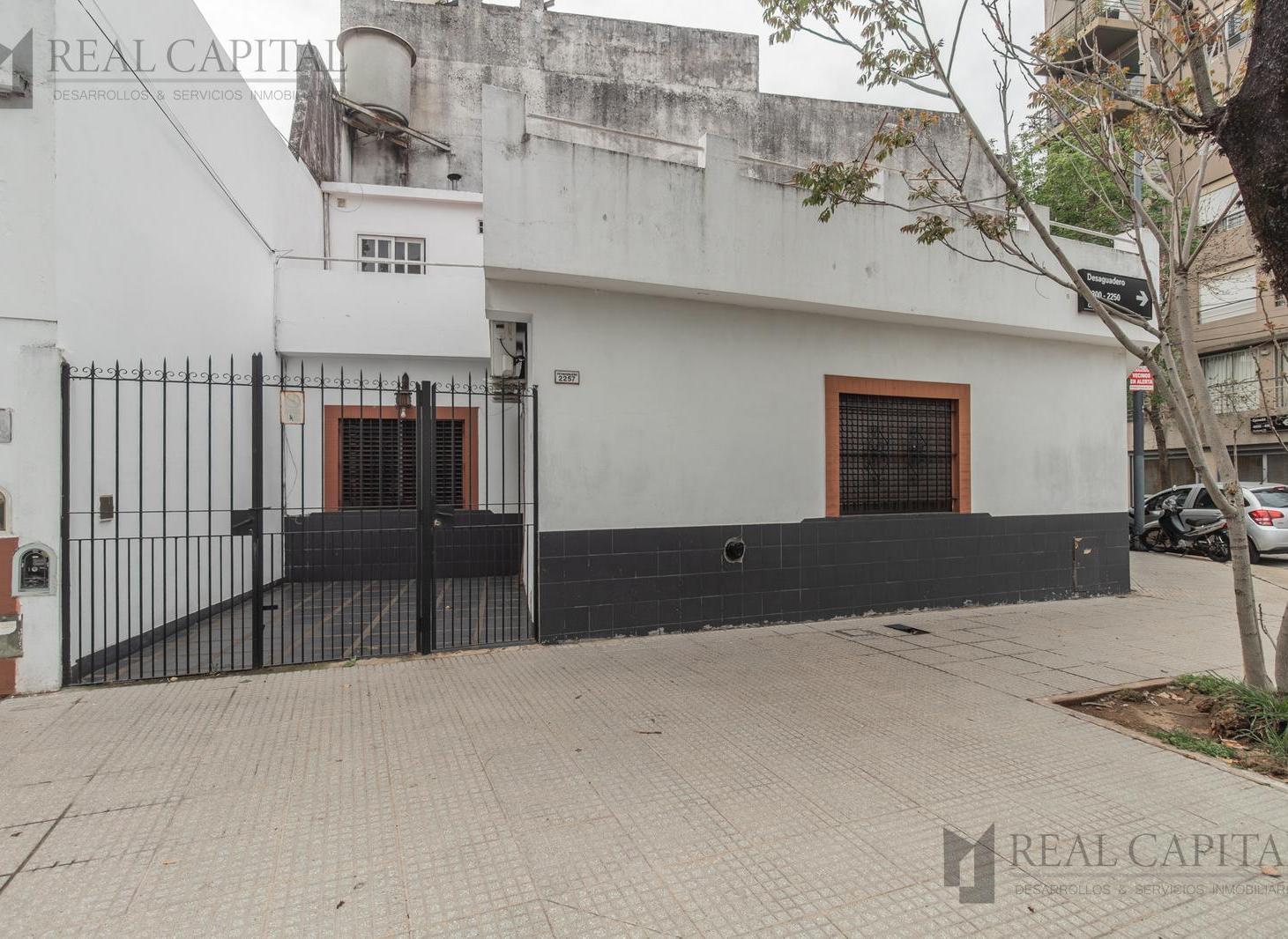 Foto de CASA 3 AMBIENTES CON TERRAZA Y COCHERA EN MONTECASTRO, imagen 3