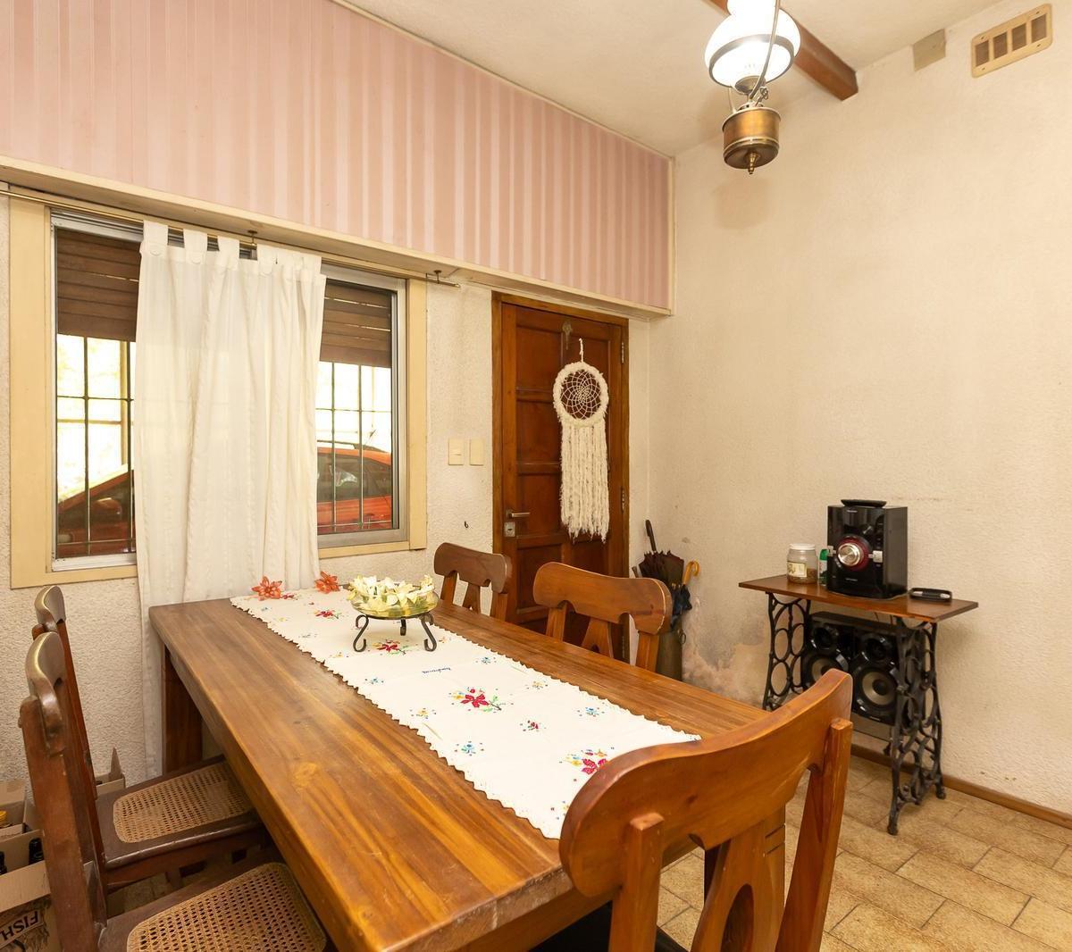 Foto de Casa con gran terreno en Pacheco, imagen 2