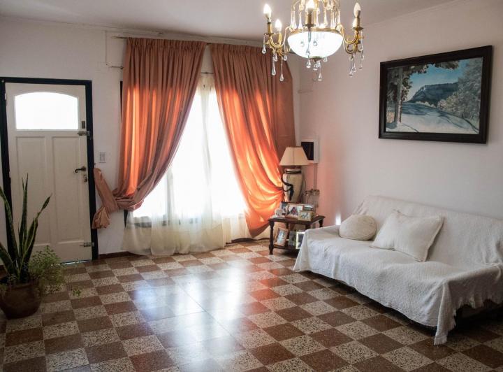 Foto de Venta Casa 8 ambientes en Posadas, imagen 2