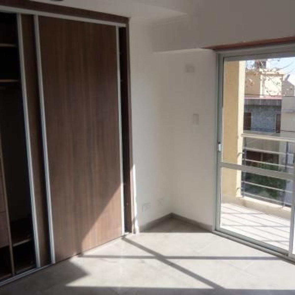 Amplio y Luminoso PH de 2 Ambientes con Balcón Al Frente Excelente Estado con Balcon Apto Credito 1