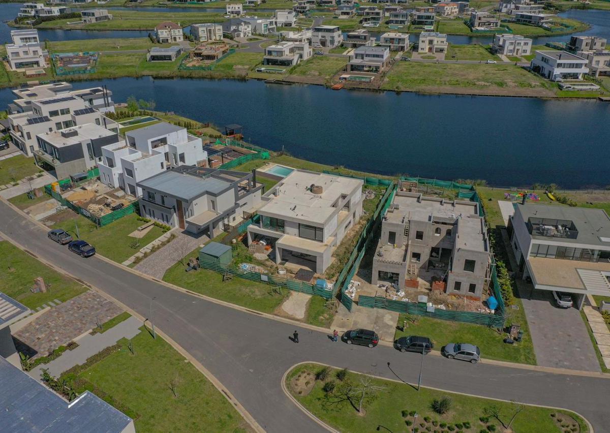 Venta Casa en Costas - Puertos del Lago 4