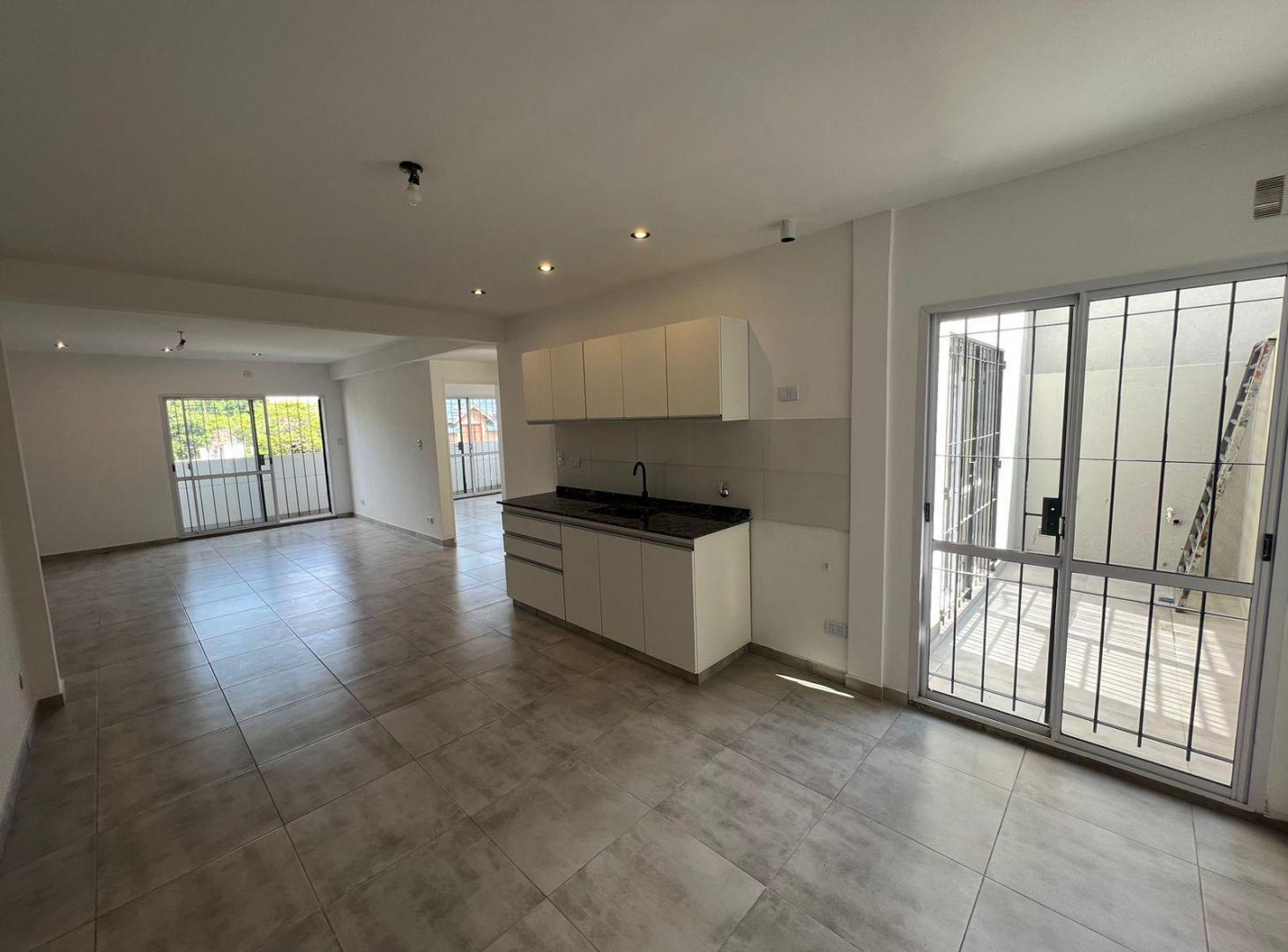 APTO CREDITO VENTA DEPTO TRES AMBIENTES EN CASEROS PATIO BALCON Y TERRAZA