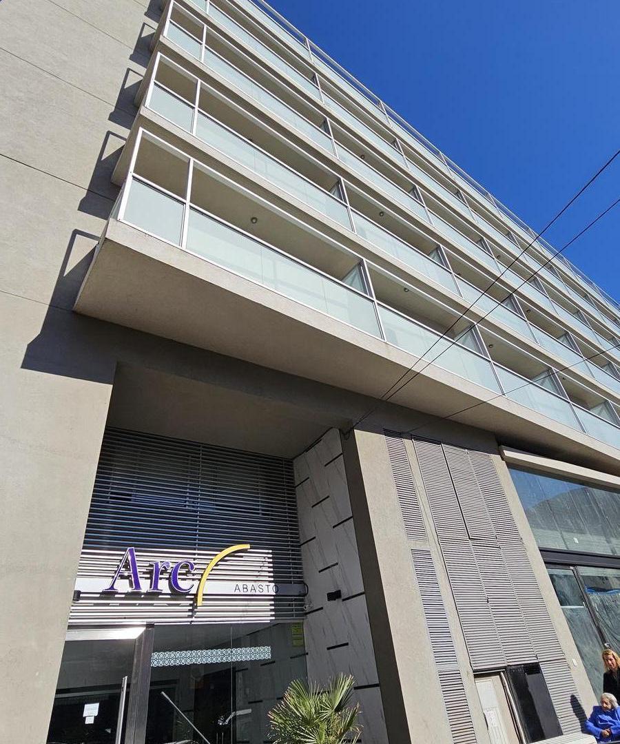 Departamento un ambiente con Balcon y Amenites Abasto Almagro categoria