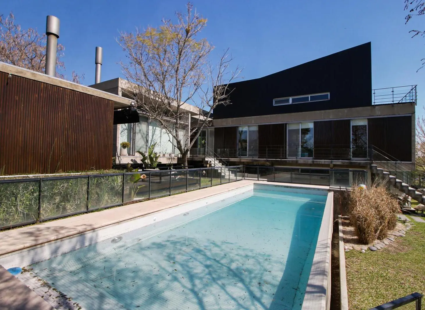 Venta casa al agua 8 ambientes jardín y pileta Santa Catalina Tigre Villanueva 5