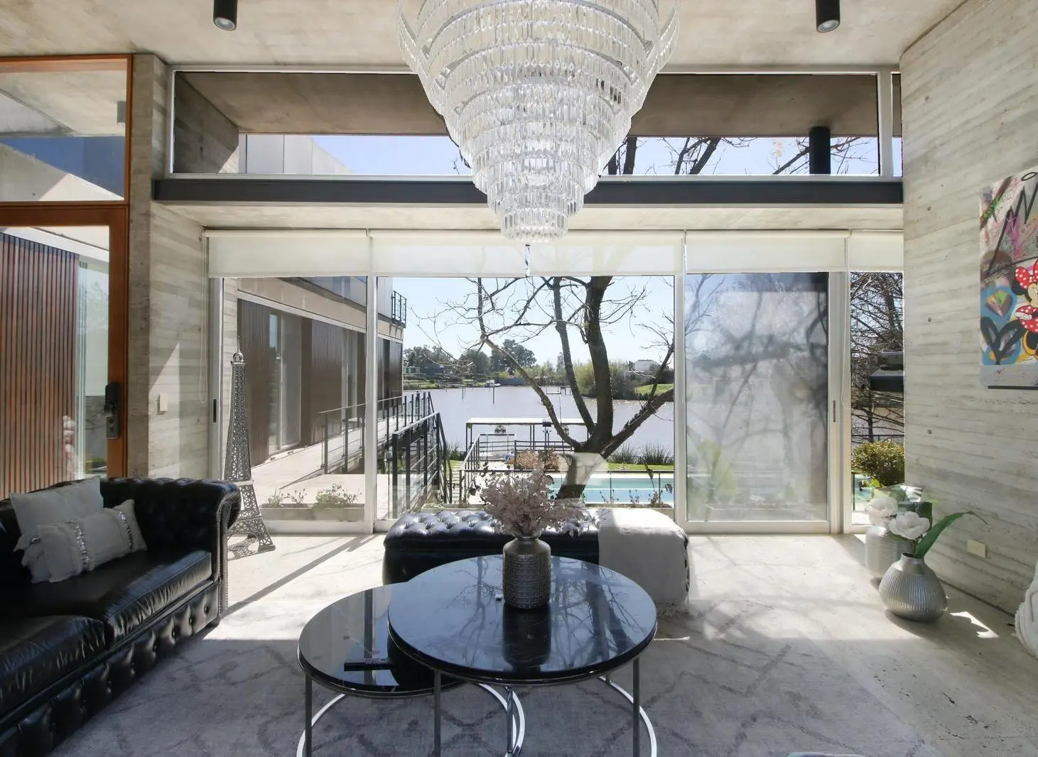 Venta casa al agua 8 ambientes jardín y pileta Santa Catalina Tigre Villanueva 2