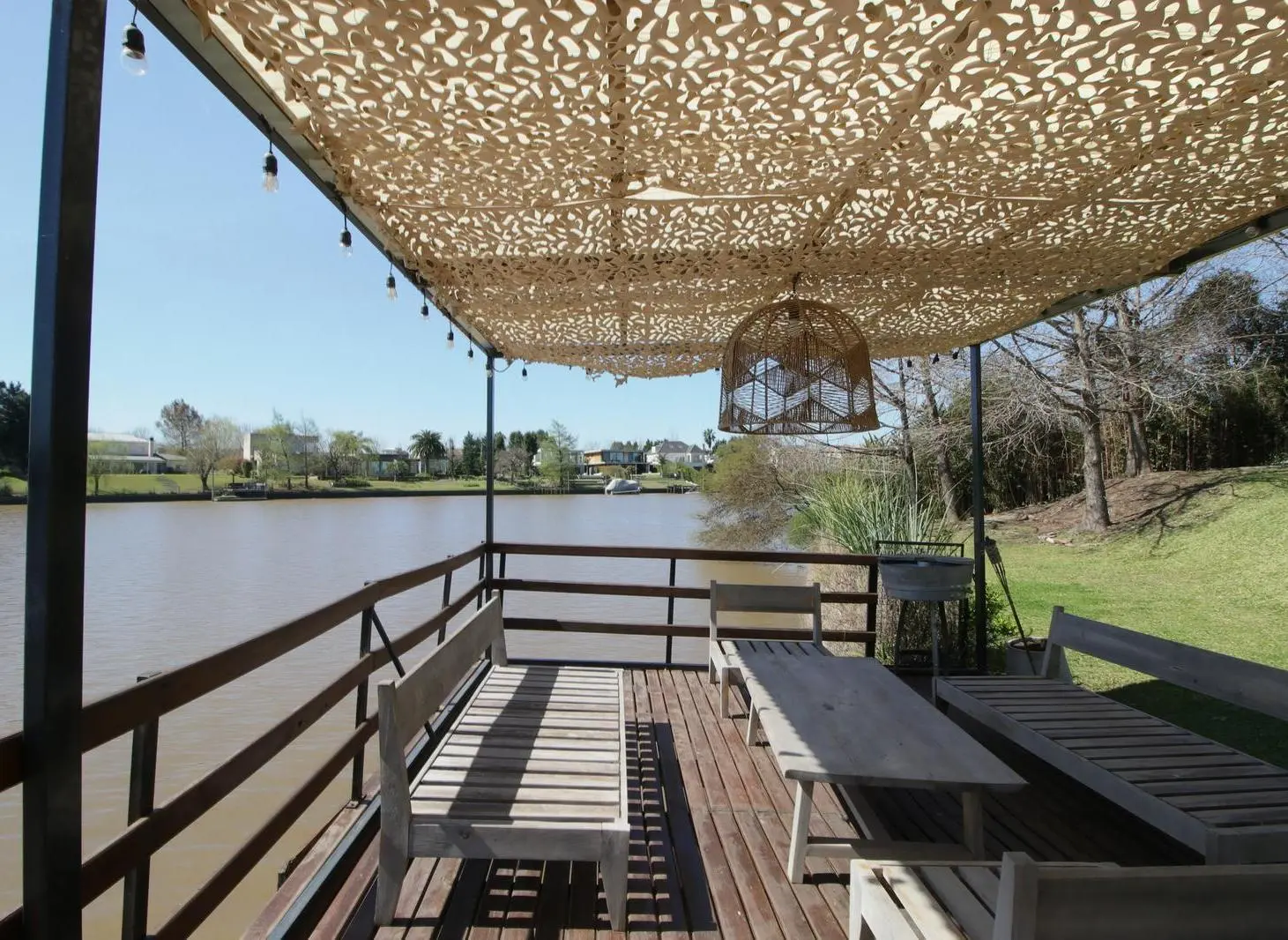 Venta casa al agua 8 ambientes jardín y pileta Santa Catalina Tigre Villanueva 3