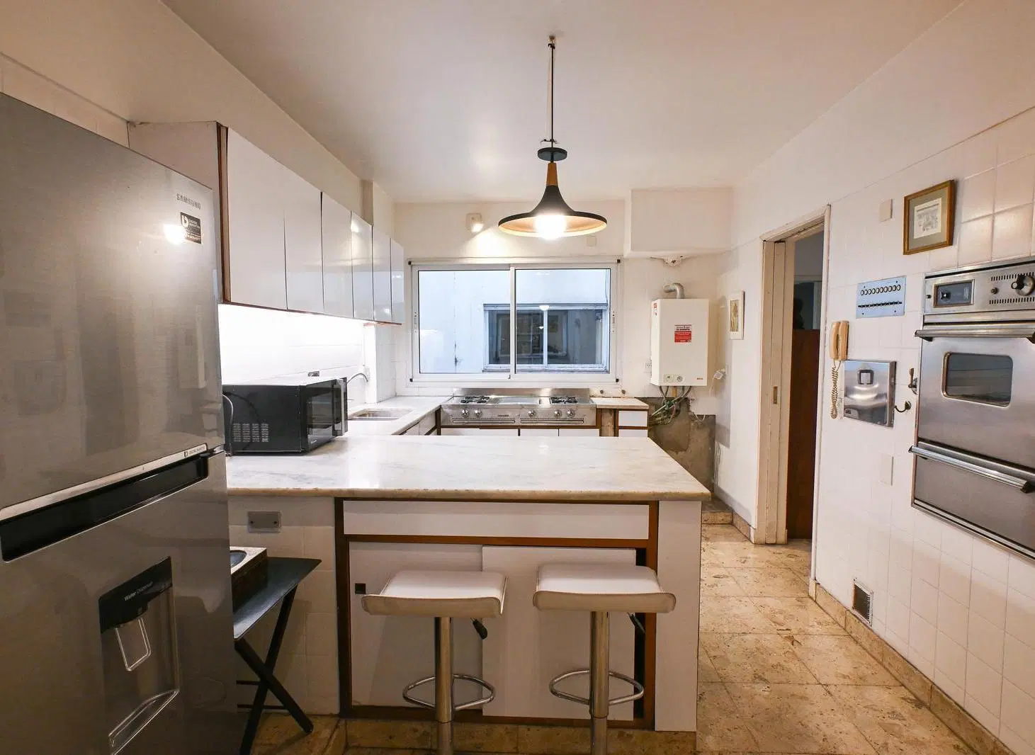 Venta Departamento  4 ambientes  con Balcon Aterrazado y Cochera en Recoleta 2