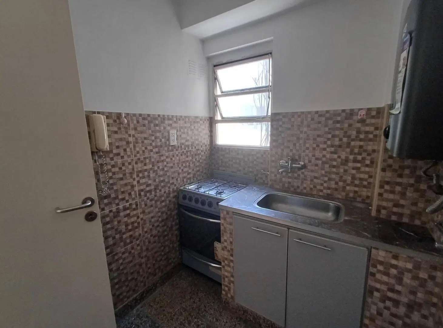 VENTA-MONOAMBIENTE-PALERMO MUY LUMINOSO 2