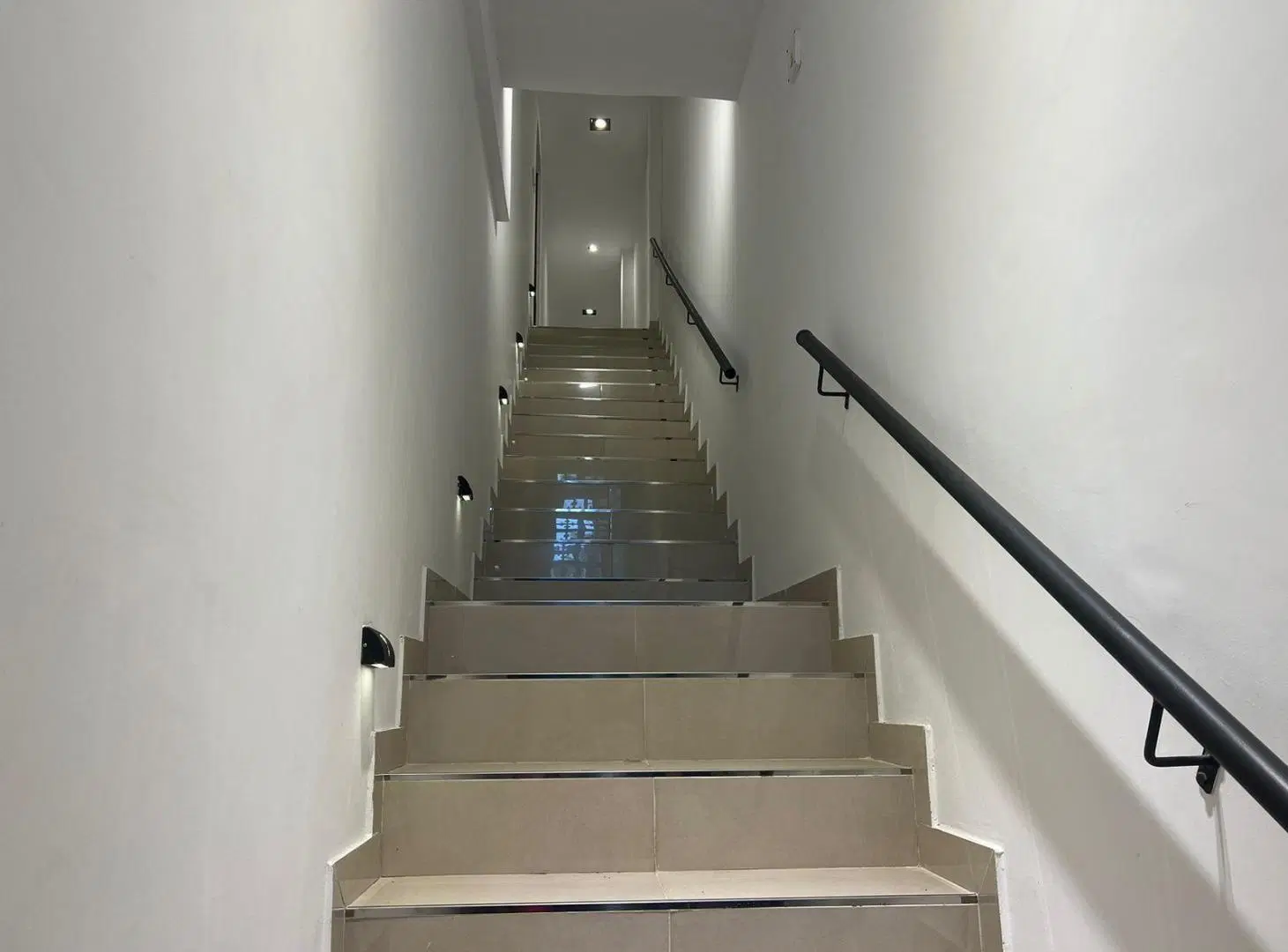 VENTA DEPTO TRES AMBIENTES-CASEROS PATIO TERRAZA Y BALCON 8