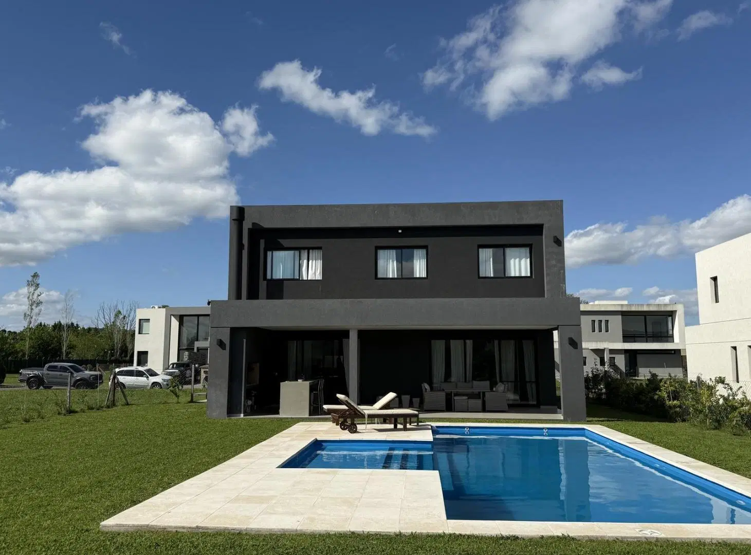 CASA EN VENTA 6 AMBIENTES EN CHATEAU PILAR, FINANCIACION 3
