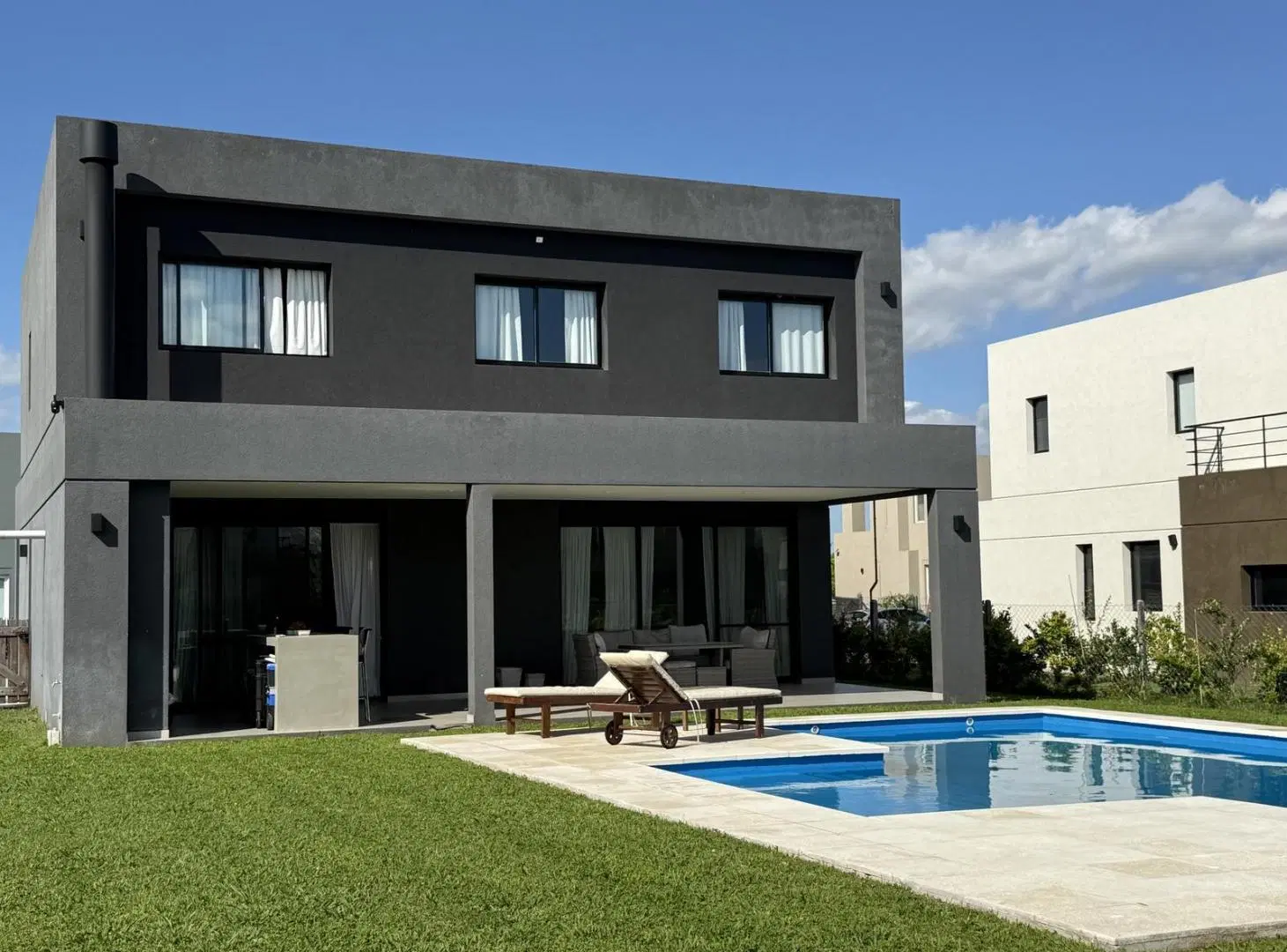 CASA EN VENTA 6 AMBIENTES EN CHATEAU PILAR, FINANCIACION 2