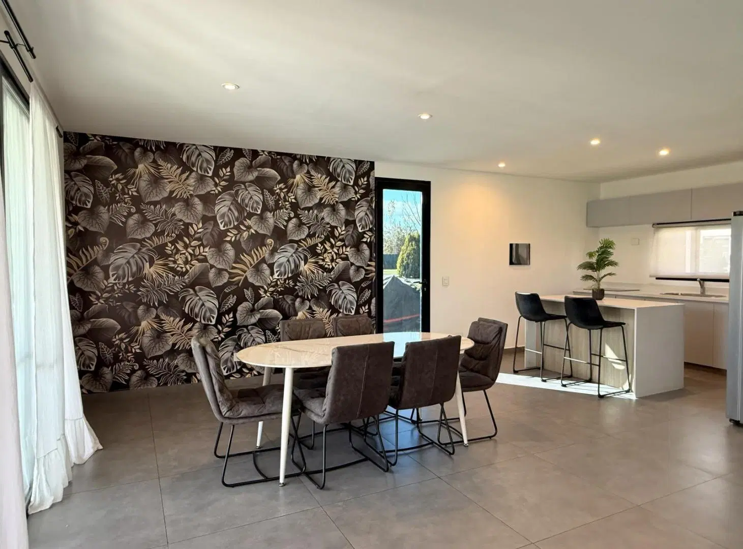 CASA EN VENTA 6 AMBIENTES EN CHATEAU PILAR, FINANCIACION 4