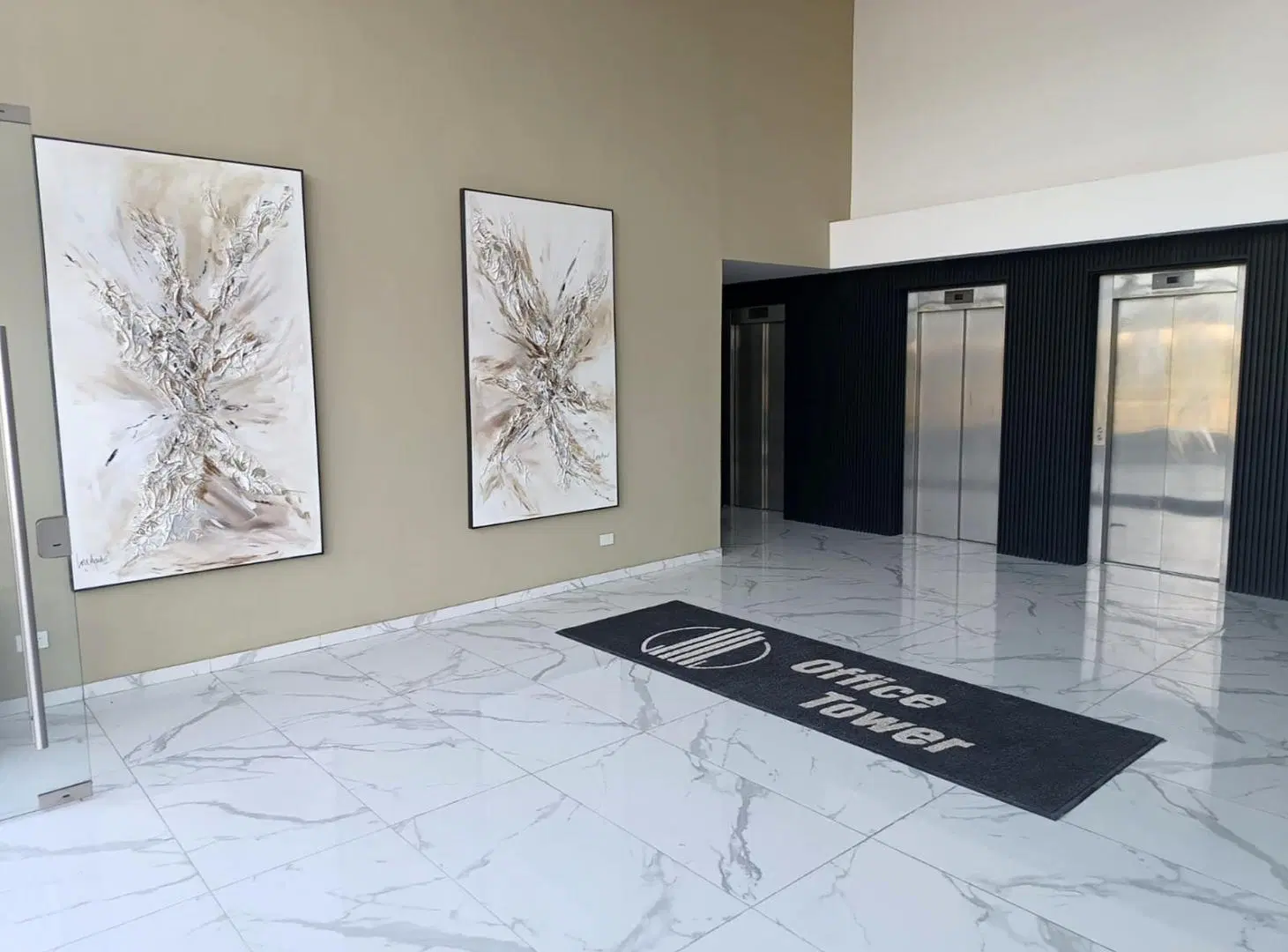 Venta oficina a estrenar en Office Tower, Escobar 2
