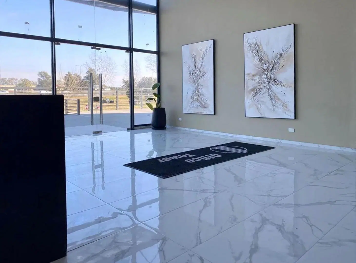 Venta oficina a estrenar en Office Tower, Escobar 3