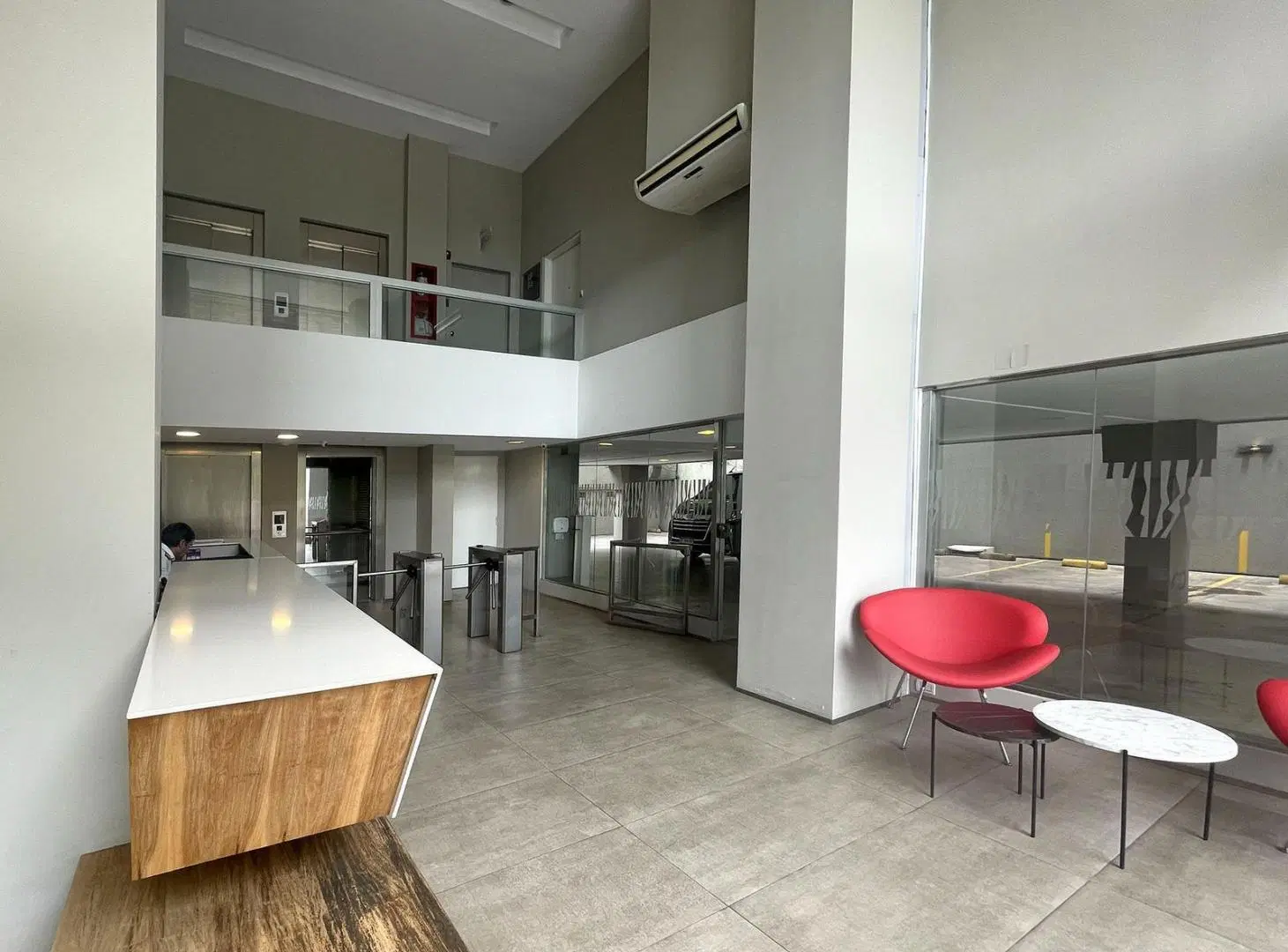Venta Oficina Libertador 650 Vte Lopez -cochera 5
