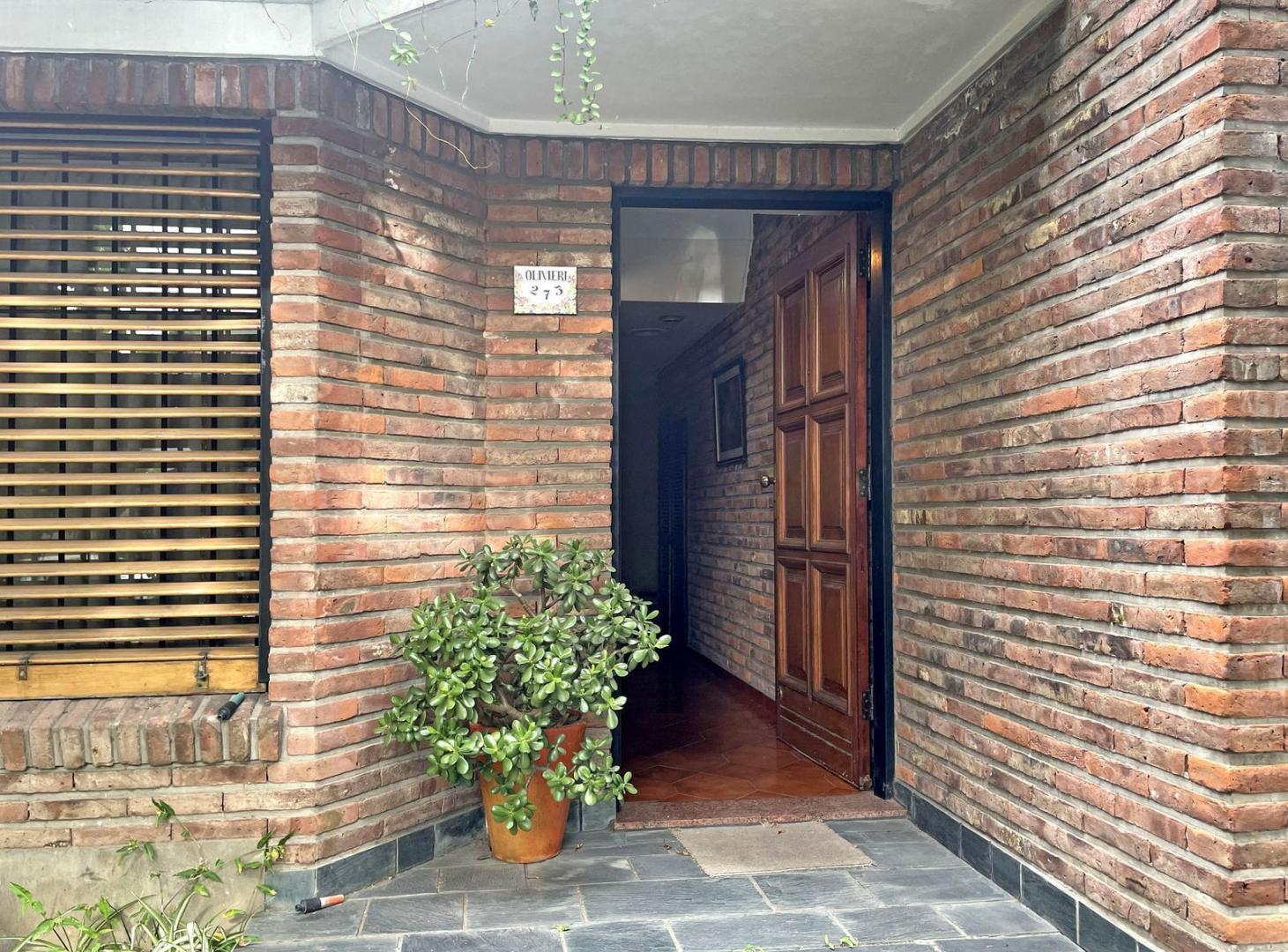 VENTA CASA 4 AMB FLORESTA - GRAN PATIO Y TERRAZA