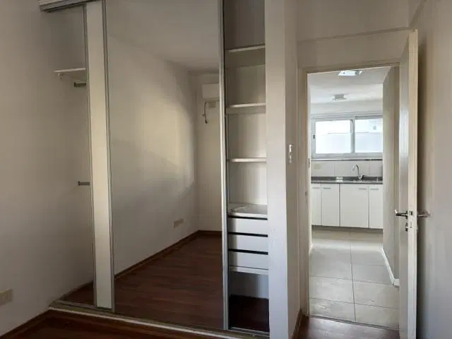 OLIVOS DEPARTAMENTO 3 AMBIENTES CON BALCON TERRAZA BAÑO TOILETTE  Y COCHERA 2