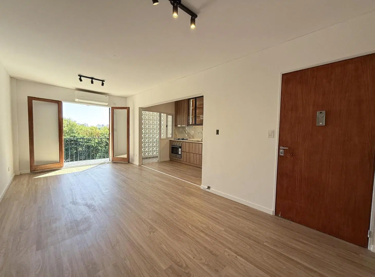 Oportunidad Venta Depto 3 amb super luminoso Remodelado 100% Vicente Lopez 2