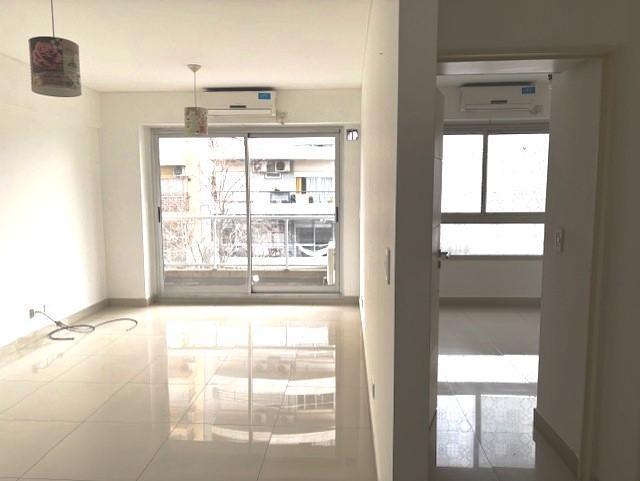 ALQUILER DE DEPARTAMENTO  2 AMBIENTES CON BALCON EN MONTE CASTRO