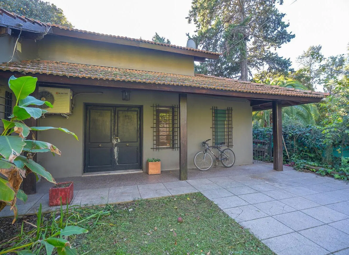 Casa en venta 6 ambientes Ing Maschwitz terreno 1966 m2 2