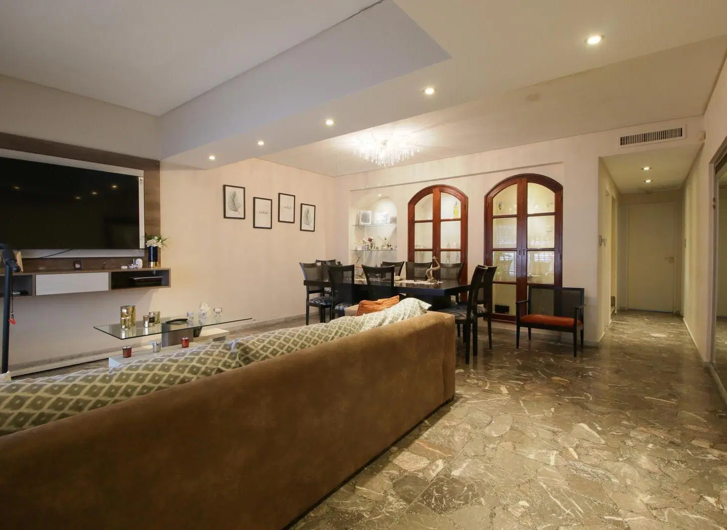 Venta Casa 5 ambientes en Velez Sarsfield, patio y cocheras 2