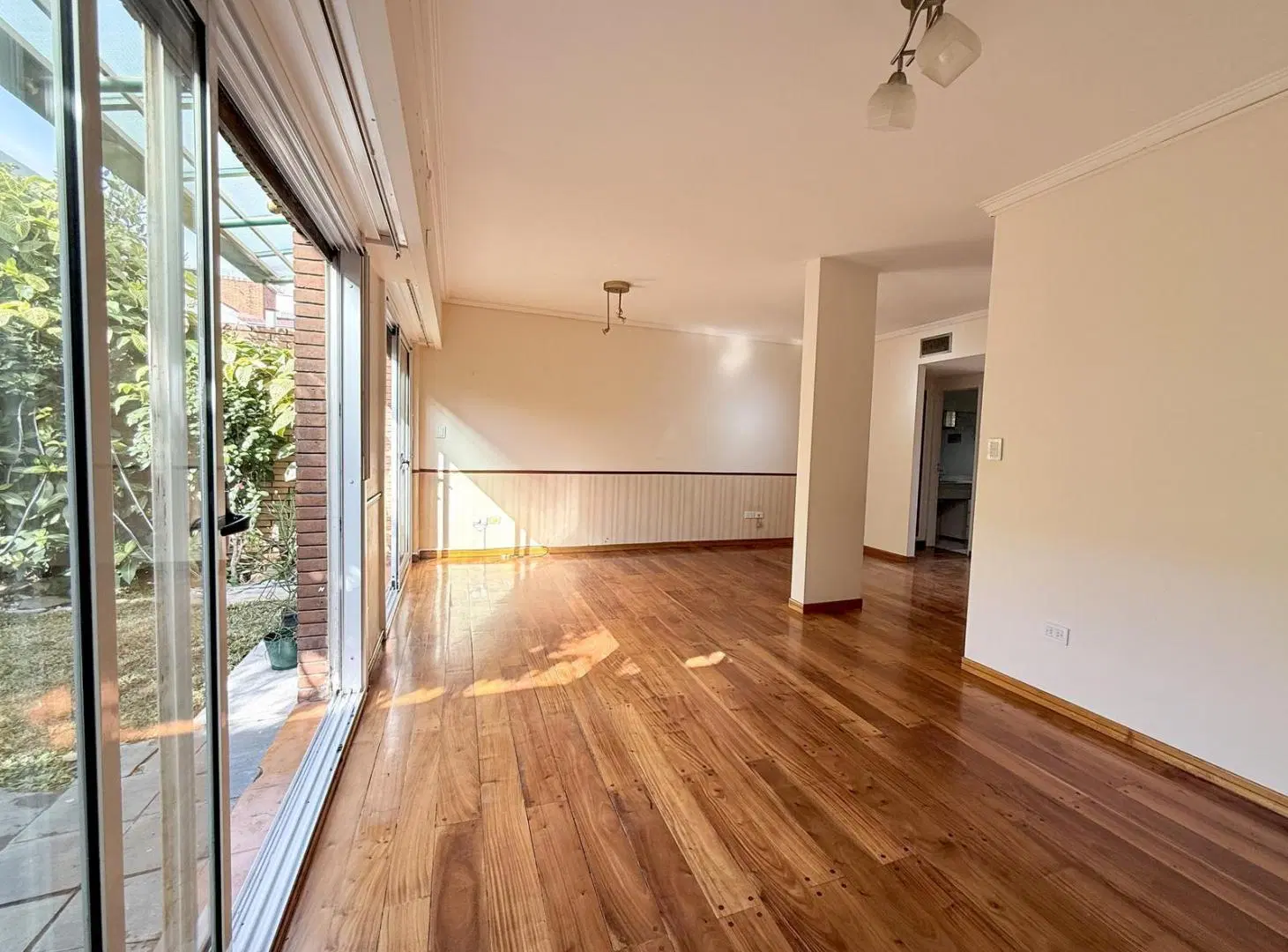 Casa en Venta Villa Devoto | 4 Ambientes   Dependencia | Jardín, Terraza y Doble Garage 2
