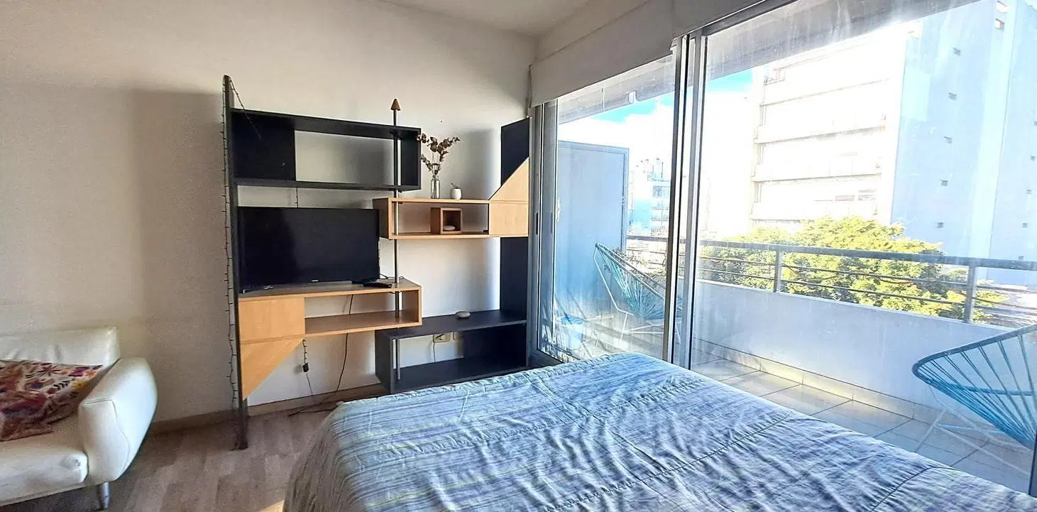 ALQUILER DEPARTAMENTO MONOAMBIENTE C/BALCON COLEGIALES/CHACARITA 2